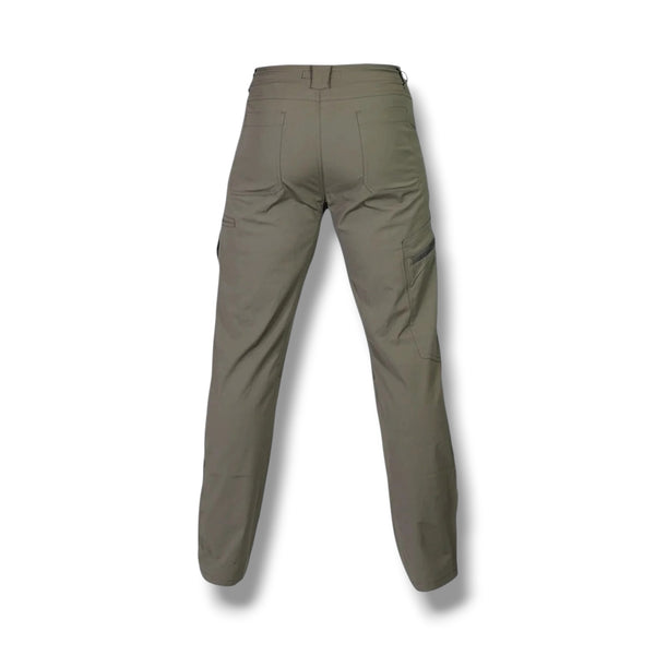 Savage Tacticians olive green tactical cargo pants, rear view, durable and comfortable style