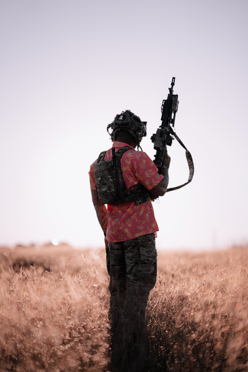 Tropic Like Its Hot Button-up – Savage Tacticians